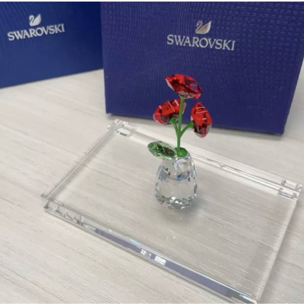 SWAROVSKI CRYSTAL